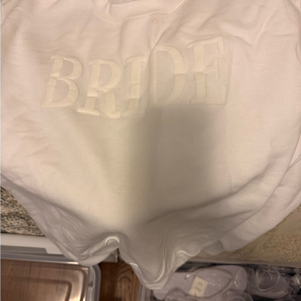 Gildan White Heavy Blend Sweatshirt
